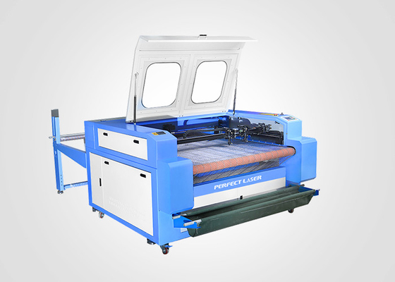 Máquina de gravação a laser de tecido CO2 multifuncional 1300 * 900 mm 1-10000 mm / min Velocidade de corte, gravador a laser CNC