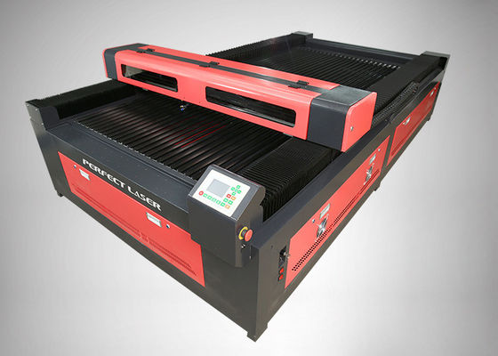 Sistema de controlo profissional Máquina de gravação a laser de CO2 para calças jeans e brinquedos de carpete